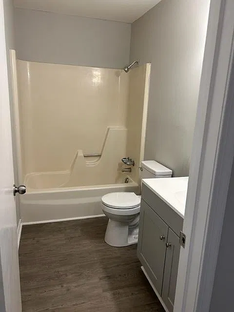 2 bed, 1.5 bath, 950 sqft, $975 — Photo 2