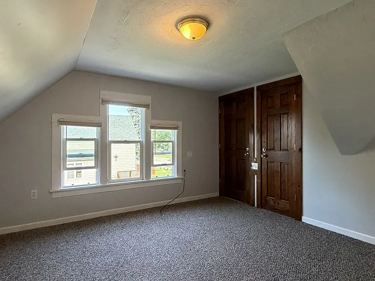 810 E Division St #A — Photo 13