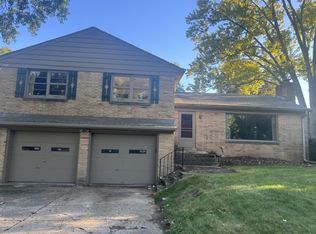 14141 Oakdale Dr, Elm Grove, WI 53122