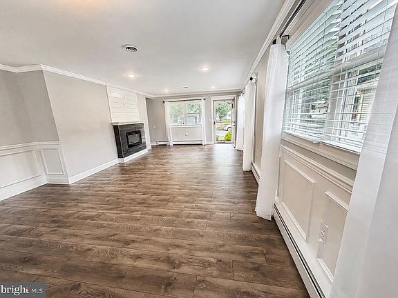 4th image of 25 Vail St