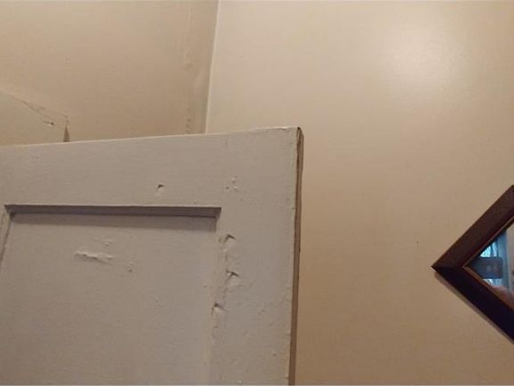 4th image of 511 East St