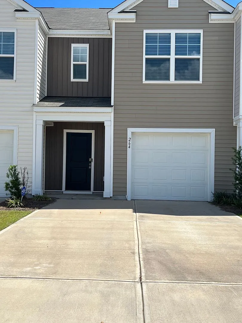 Well-maintained, two-story home (Denmark floorplan) in the Carolina Groves Community ~ — Photo 2