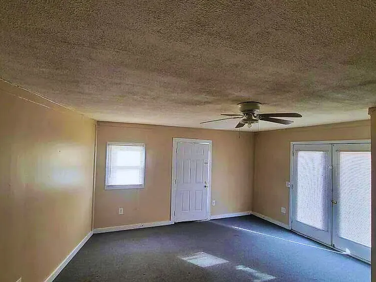 1752 Sparger Rd #A — Photo 2