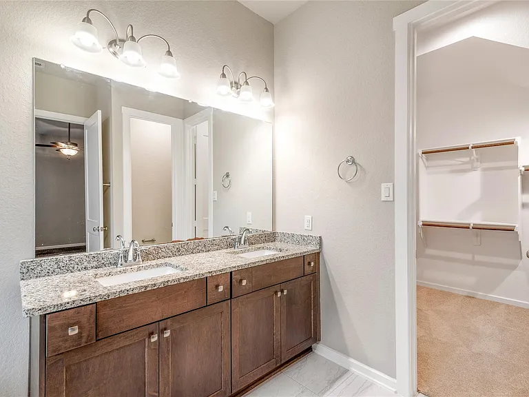 4702 Primrose Valley Ln — Photo 16