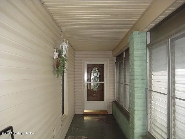 547 Lilly Ave photo 1