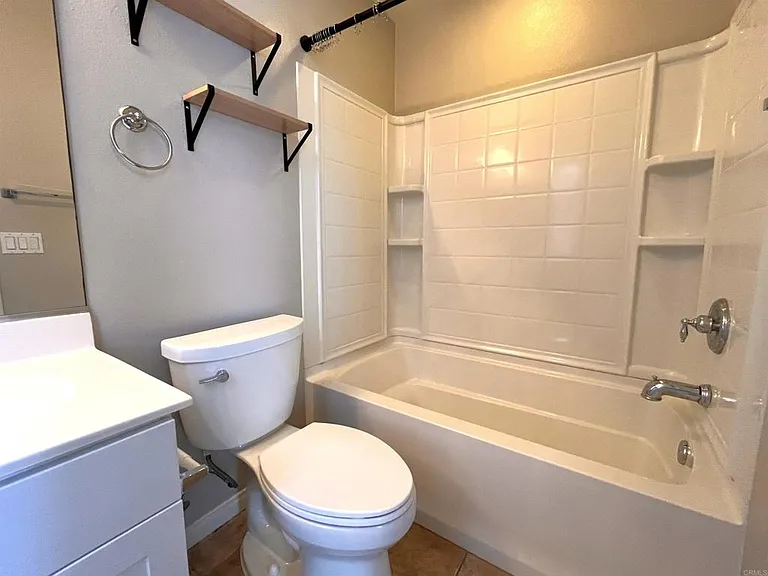 820 Harbor Cliff Way #260 — Photo 31