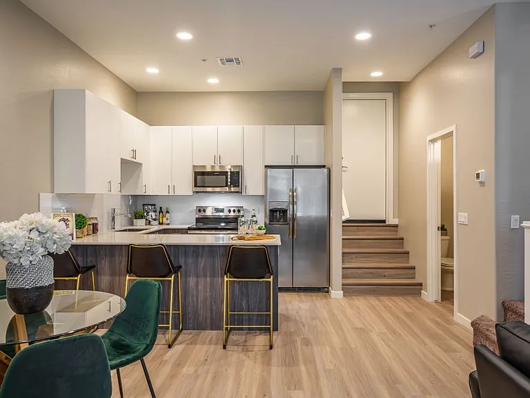 2335 E Utopia Rd #4 — Photo 5
