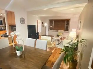 3668 Queenston Dr #1A, Mississauga, ON L5C2H2