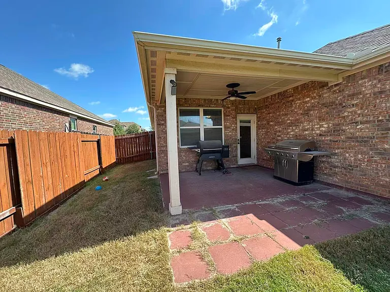 433 Winchester Dr — Photo 15