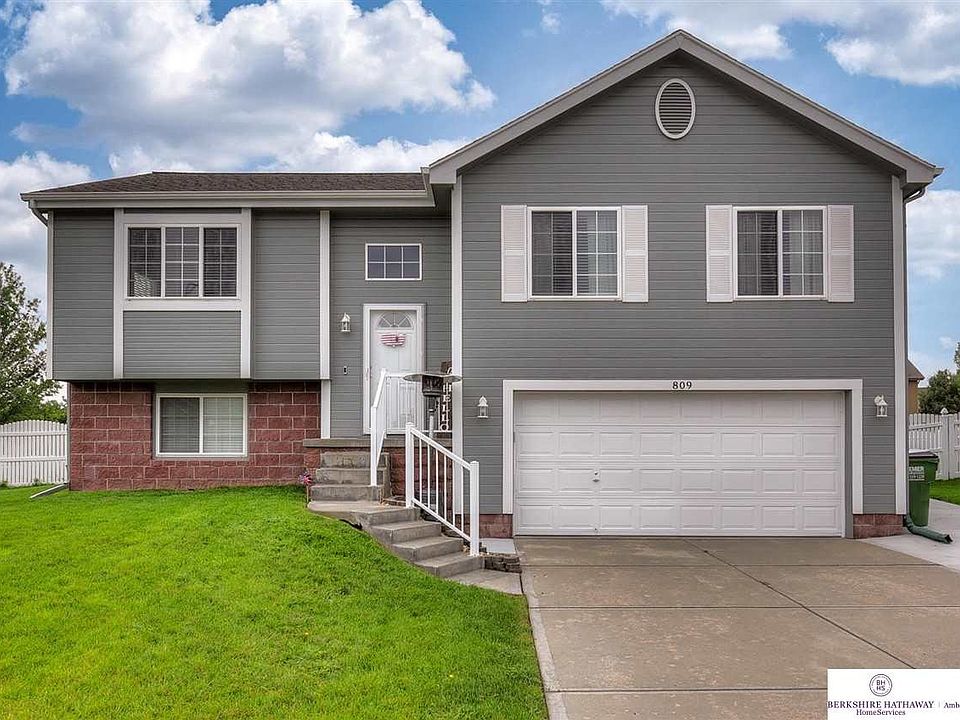 1st image of 809 Lake Vista Dr