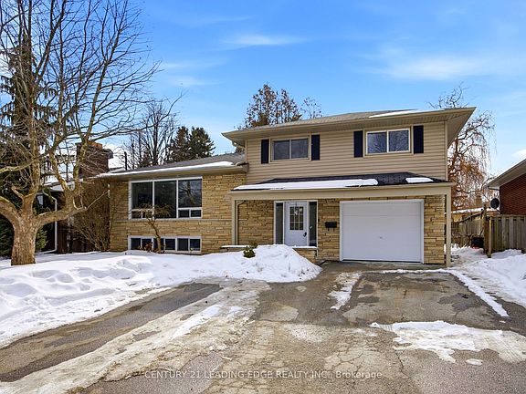 2nd image of 532 Park Rd N