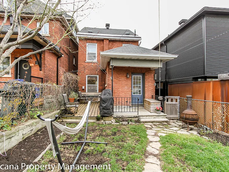 165 Irving Ave — Photo 36