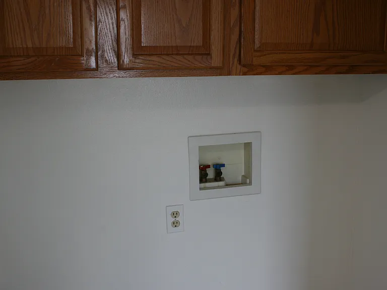 1460 Oxford Way — Photo 11