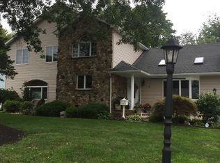 9 Old Manor Rd, Holmdel, NJ 07733