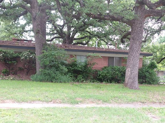 2nd image of 1903 Briarwood Ln