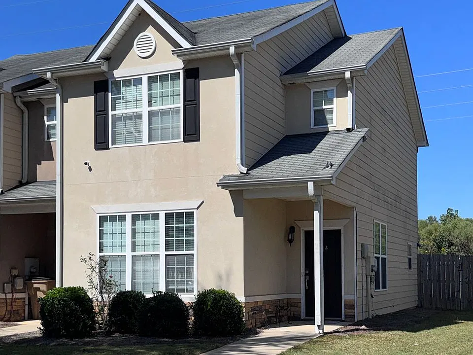 304 Commons Dr