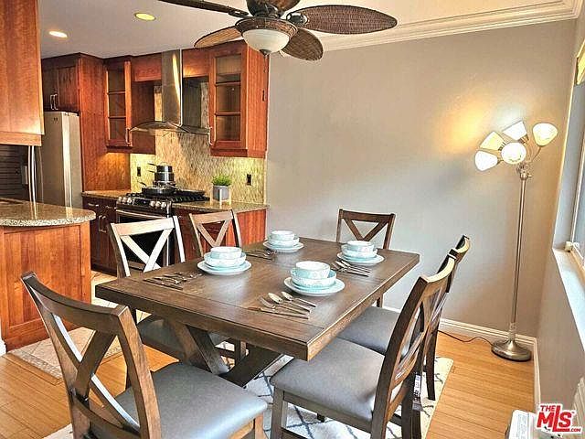 1st image of 1154 S Barrington Ave #1/4