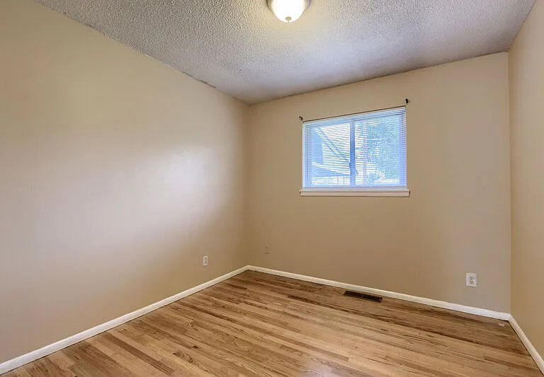 3006 Hudson St — Photo 8