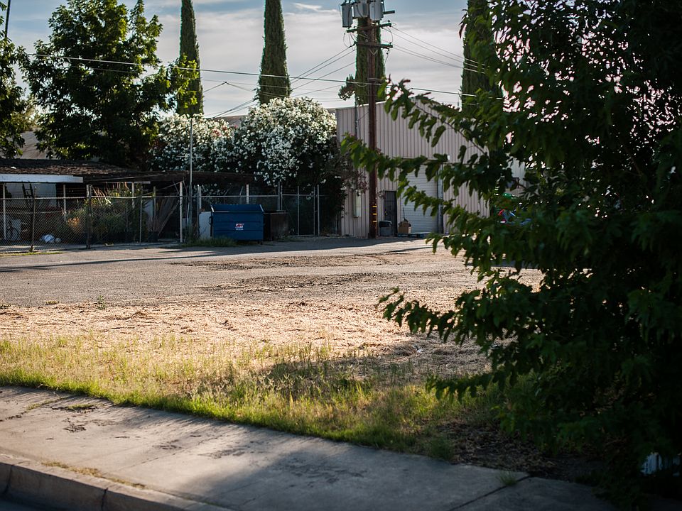 2nd image of 1637 California Ave.