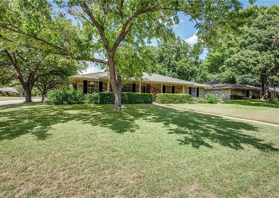 1st image of 947 Green Rock Dr