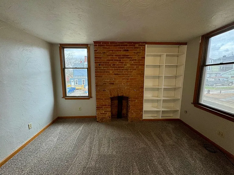 111 S Ohio Street (Full Service) — Photo 28