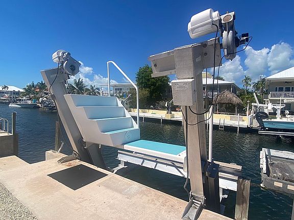 Boat lift