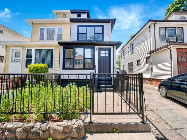 1056 E 37th St, Brooklyn, NY 11210