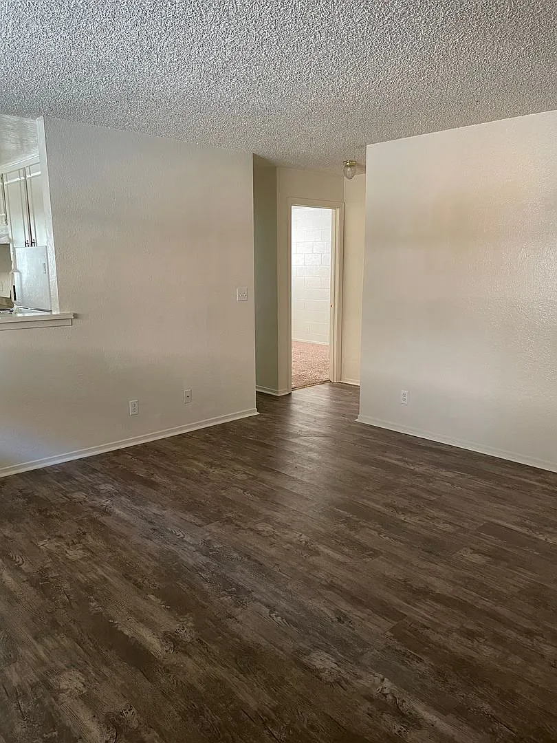 1161 West Street — Photo 2