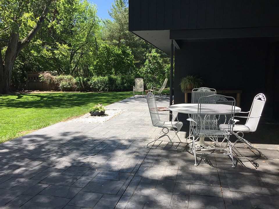 2nd image of 2135 Calvert St