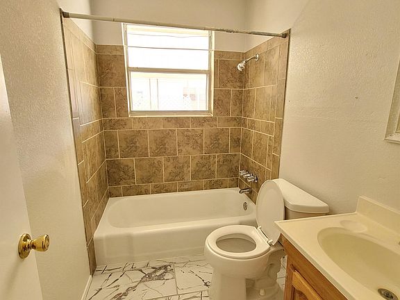 5th image of 1003 S 5th St #B