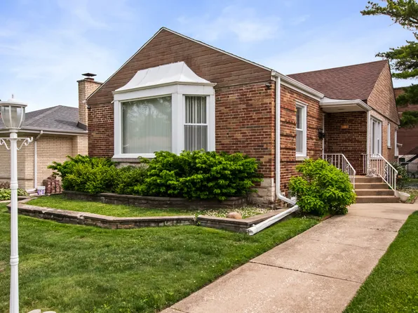 5115 Jarlath Ave, Skokie, IL 60077