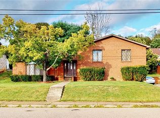 214 Highland Hills Dr, Follansbee, WV 26037