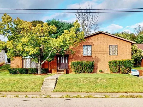 214 Highland Hills Dr, Follansbee, WV 26037