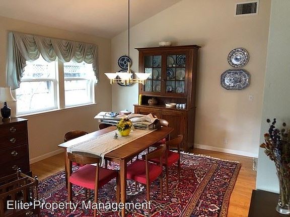 5th image of 425 Heron Pl