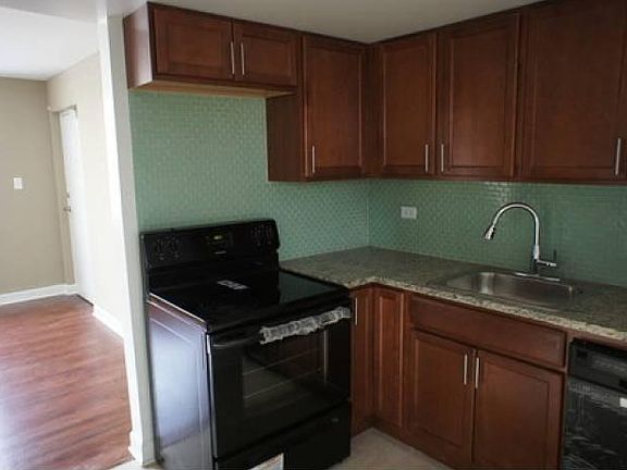 3rd image of 7628 N Milwaukee Ave APT 2B
