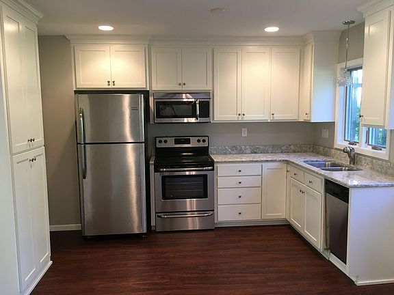 3rd image of 2291 Hillside Ave