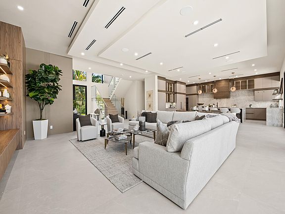 4th image of 1123 SW 21ST Street