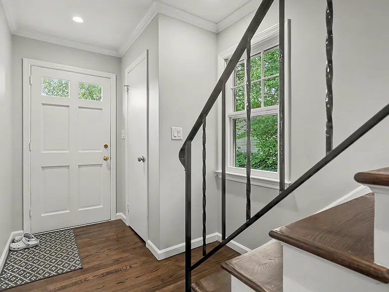 45 Moshier St — Photo 3