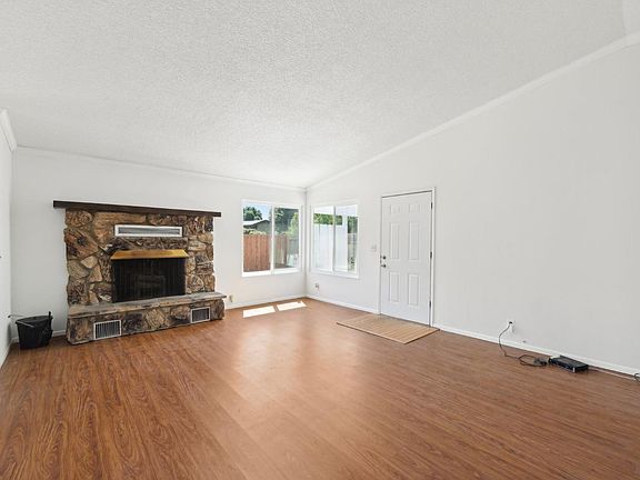 3rd image of 1887 Brookwood Drive