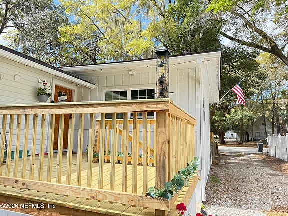 3rd image of 1953 BARTRAM Road