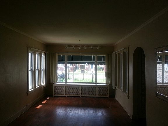 4th image of 1653 N Lockwood Ave
