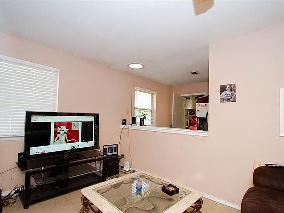 5th image of 1215 Johns Dr