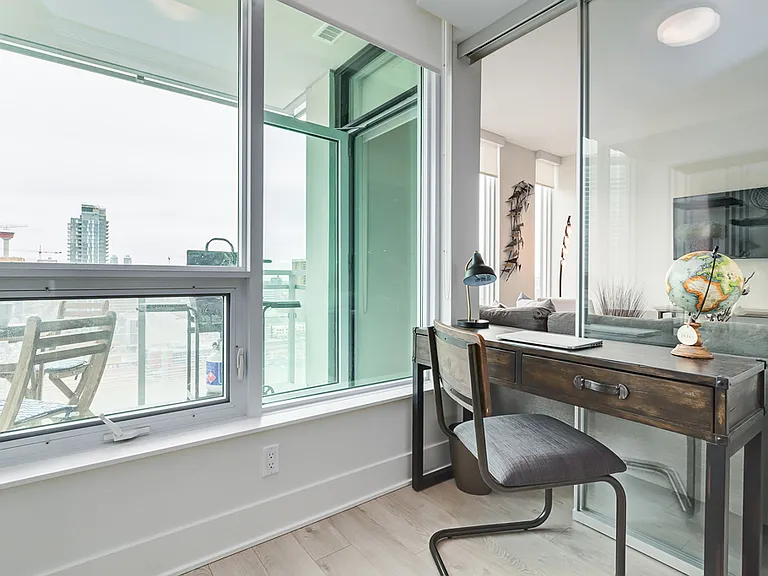 901 10th Ave SW #1707 — Photo 17