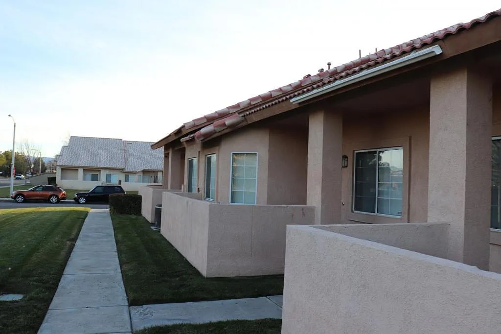 1647 Orchid Lane, Lancaster, CA 93535 — Photo 3