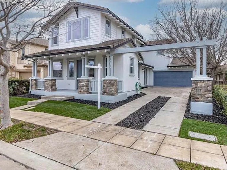568 Engle Ct — Photo 17