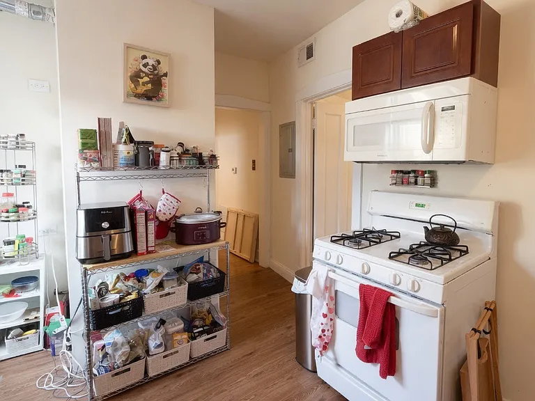 2555 W Eastwood Ave #3 — Photo 3