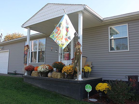3rd image of 24 Hickory Dr