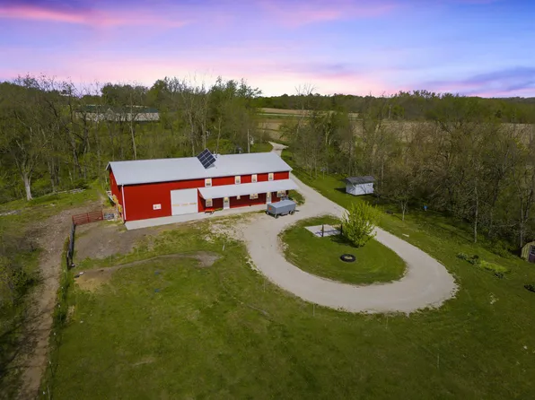 2842 285th Ave, Hopkinton, IA 52237