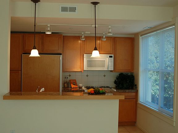 3rd image of 2901 NE Blakeley St APT 400