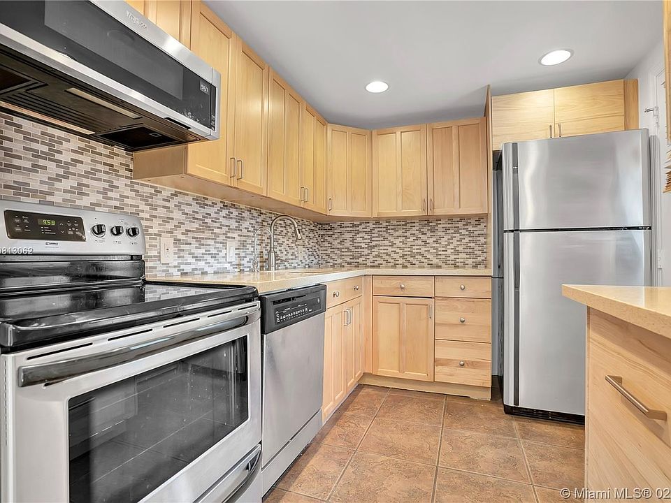 1st image of 20400 W Country Club Dr APT 318